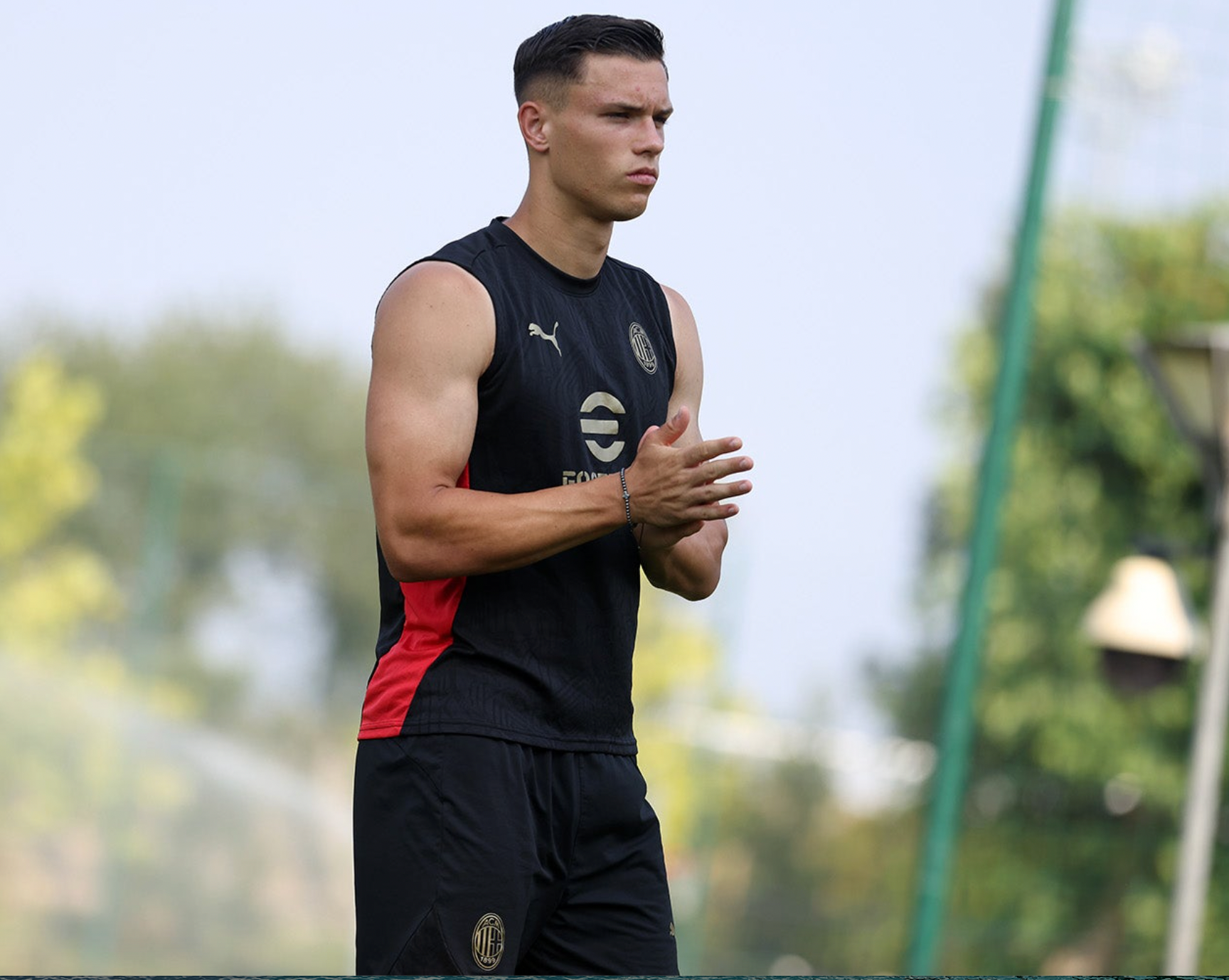 Set allenamento smanicato AC Milan 2025