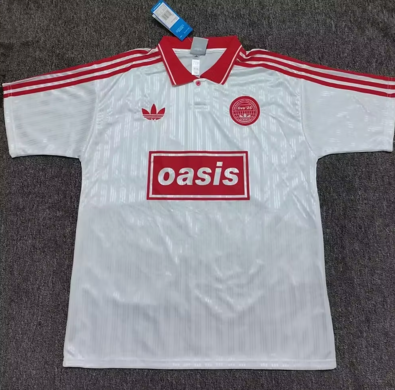 Maglia Oasis x Adidas bianca e rossa