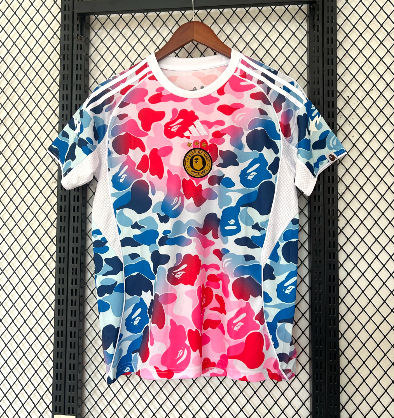 Bathing Ape (BAPE) Maglia Camouflage Blu Rosa 2026