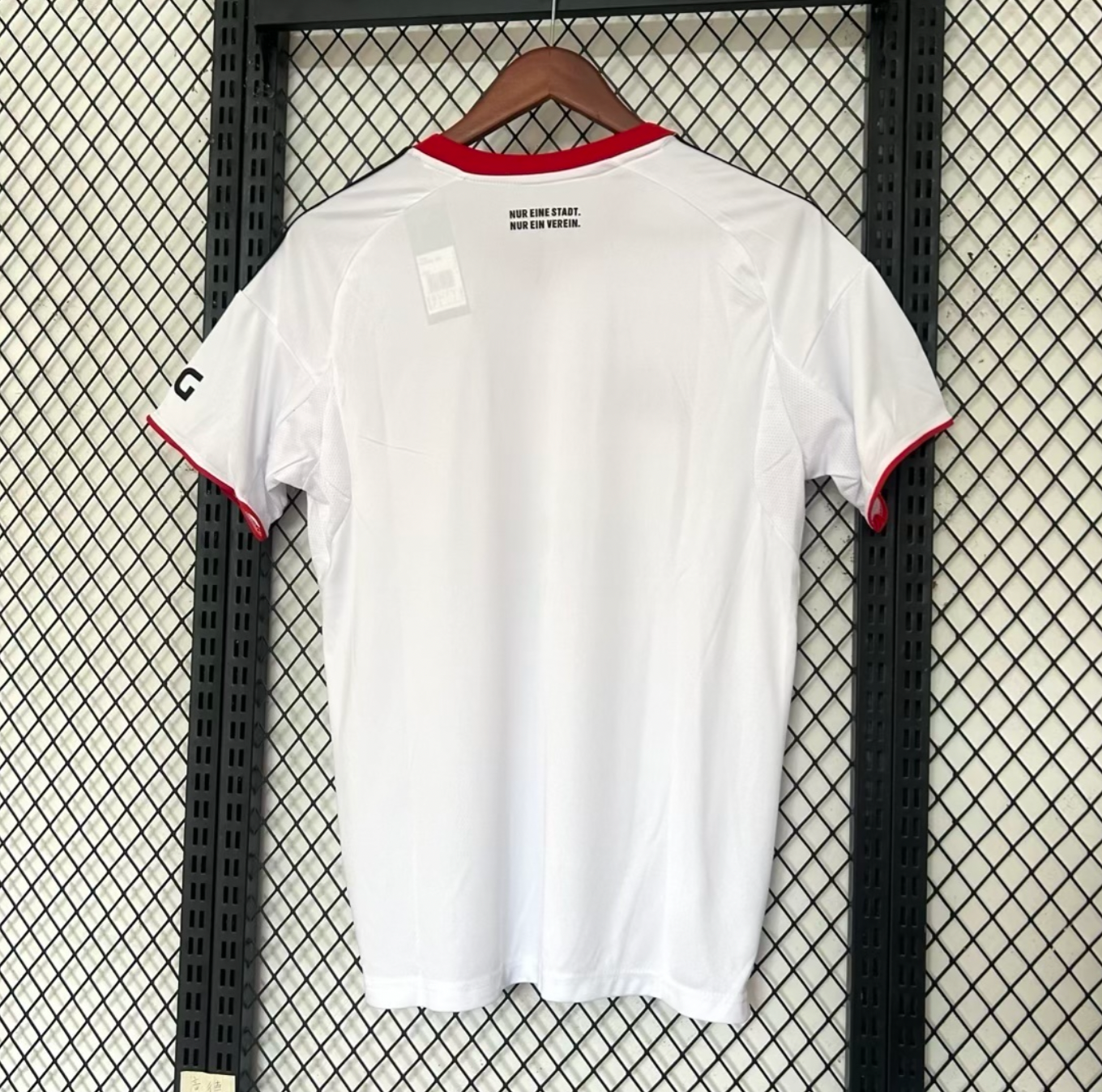 Eintracht Francfort Maillot Extérieur 2025/2026