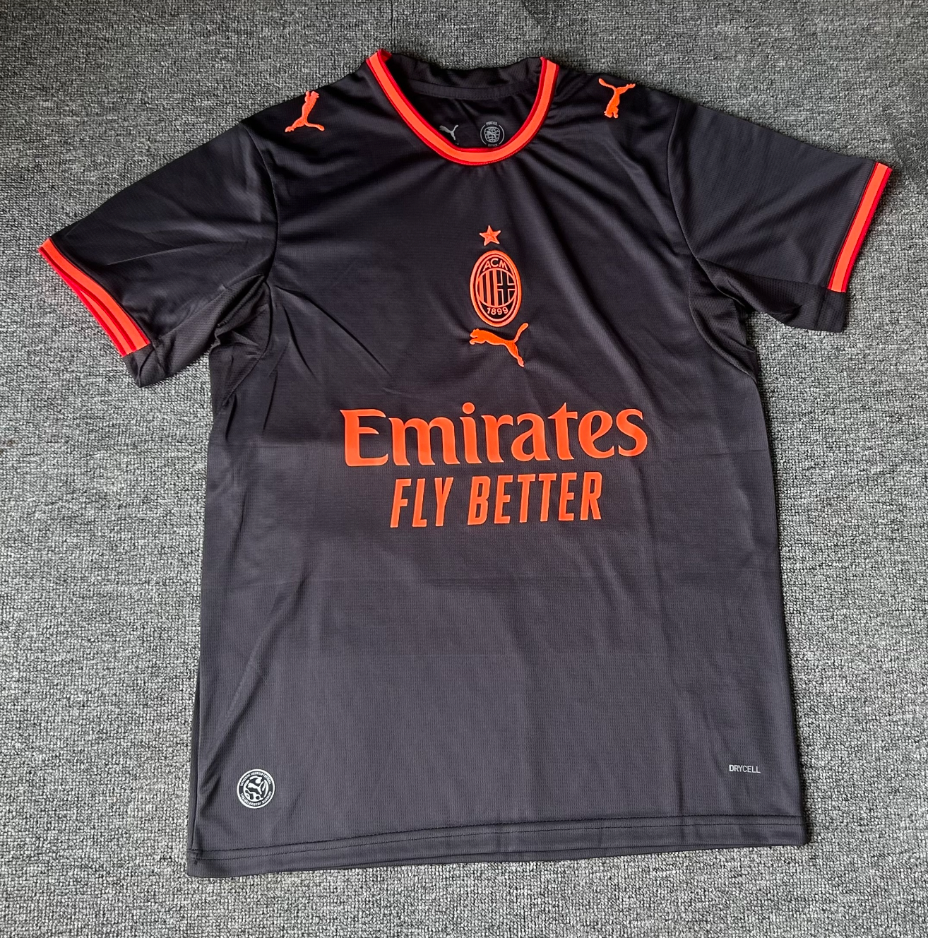 Tercer uniforme del AC Milan 2026/2027