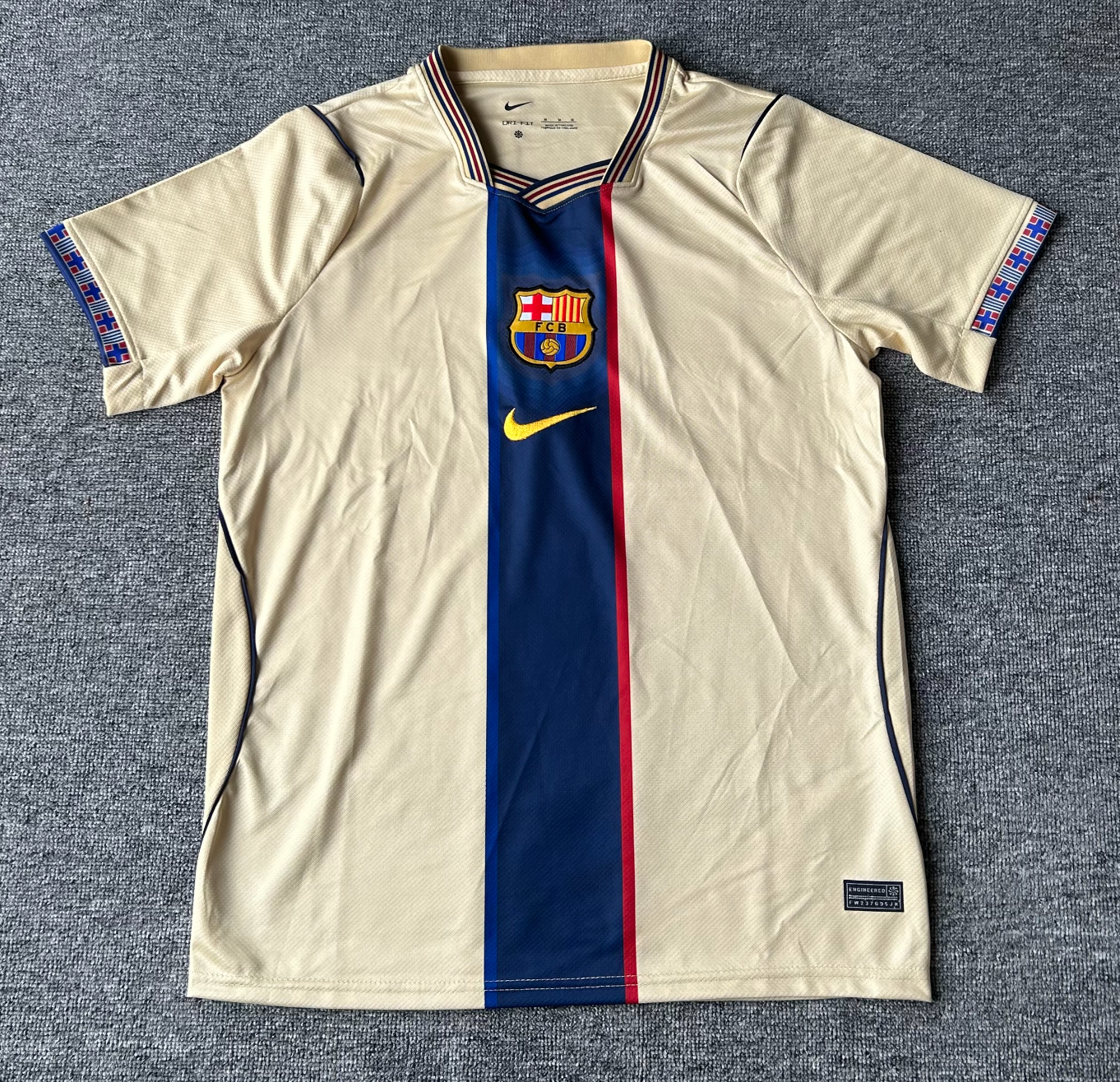 Maillot rétro FC Barcelone 2026/2027 (beige)