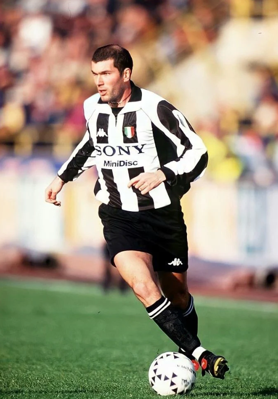 Juventus 1997-1998 Kit Casa Manica Lunga