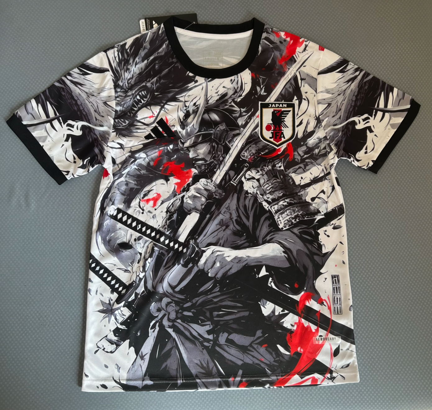 Maglia Speciale Giappone Guerriero Samurai con Spada