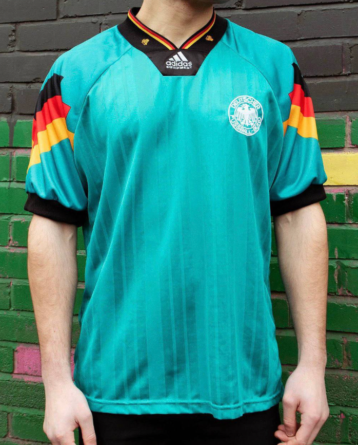 Kit retro visitante Alemania 1992