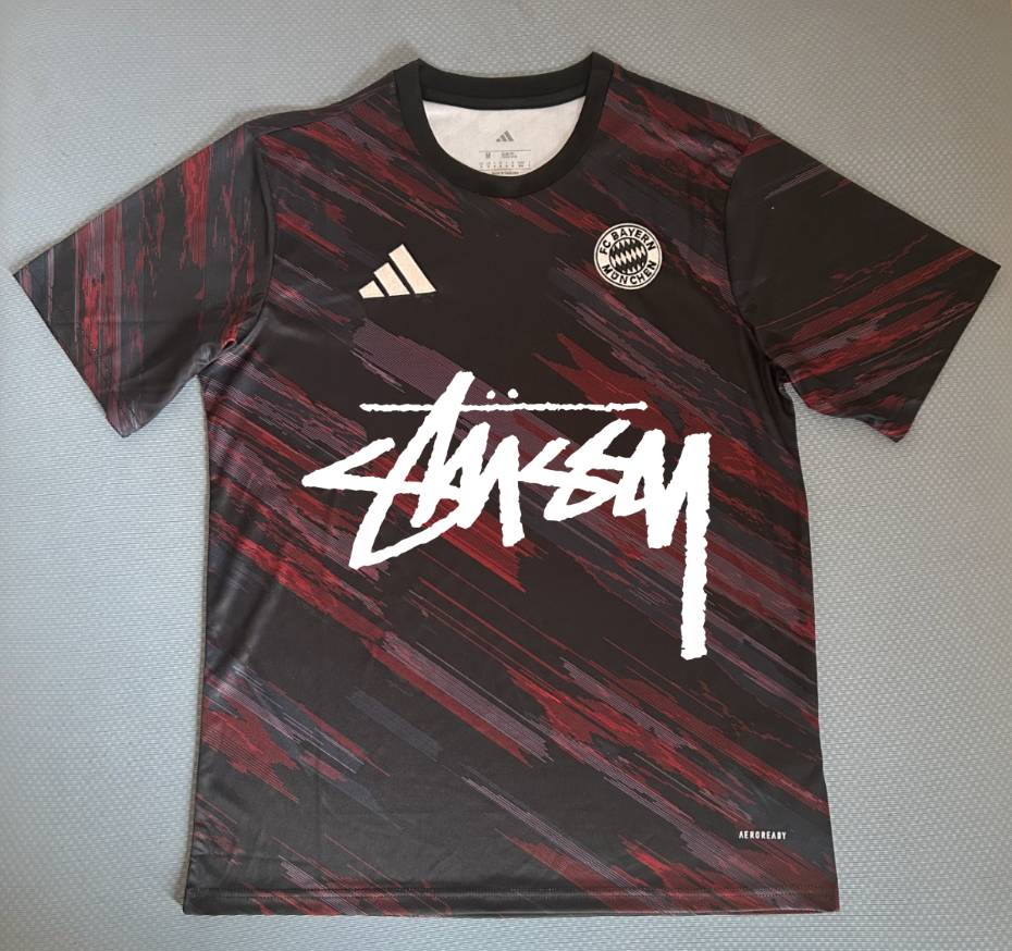 Bayern Monaco x Stussy Edizione Speciale 2025/2026