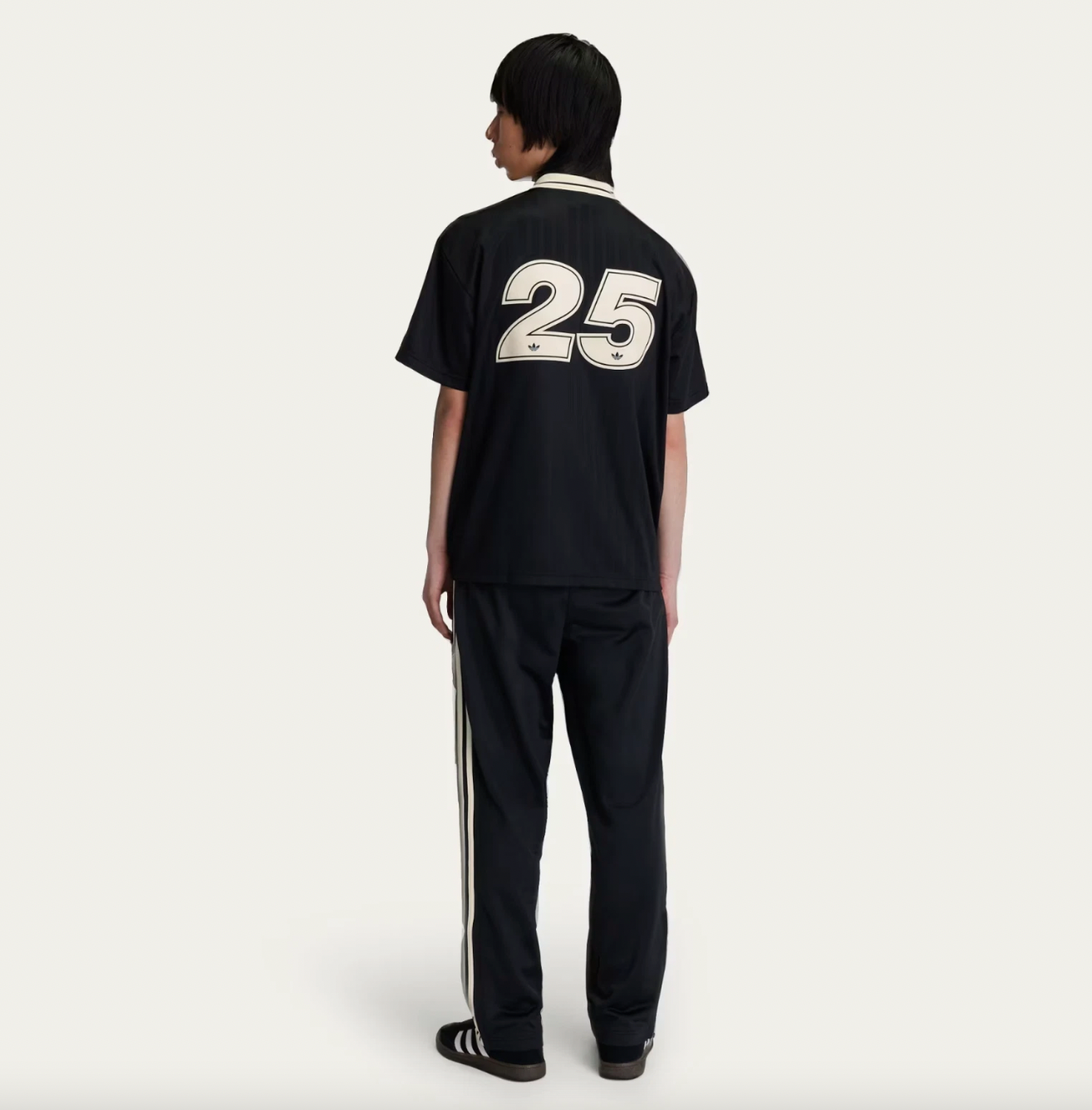 Maglia Oasis x Adidas nera