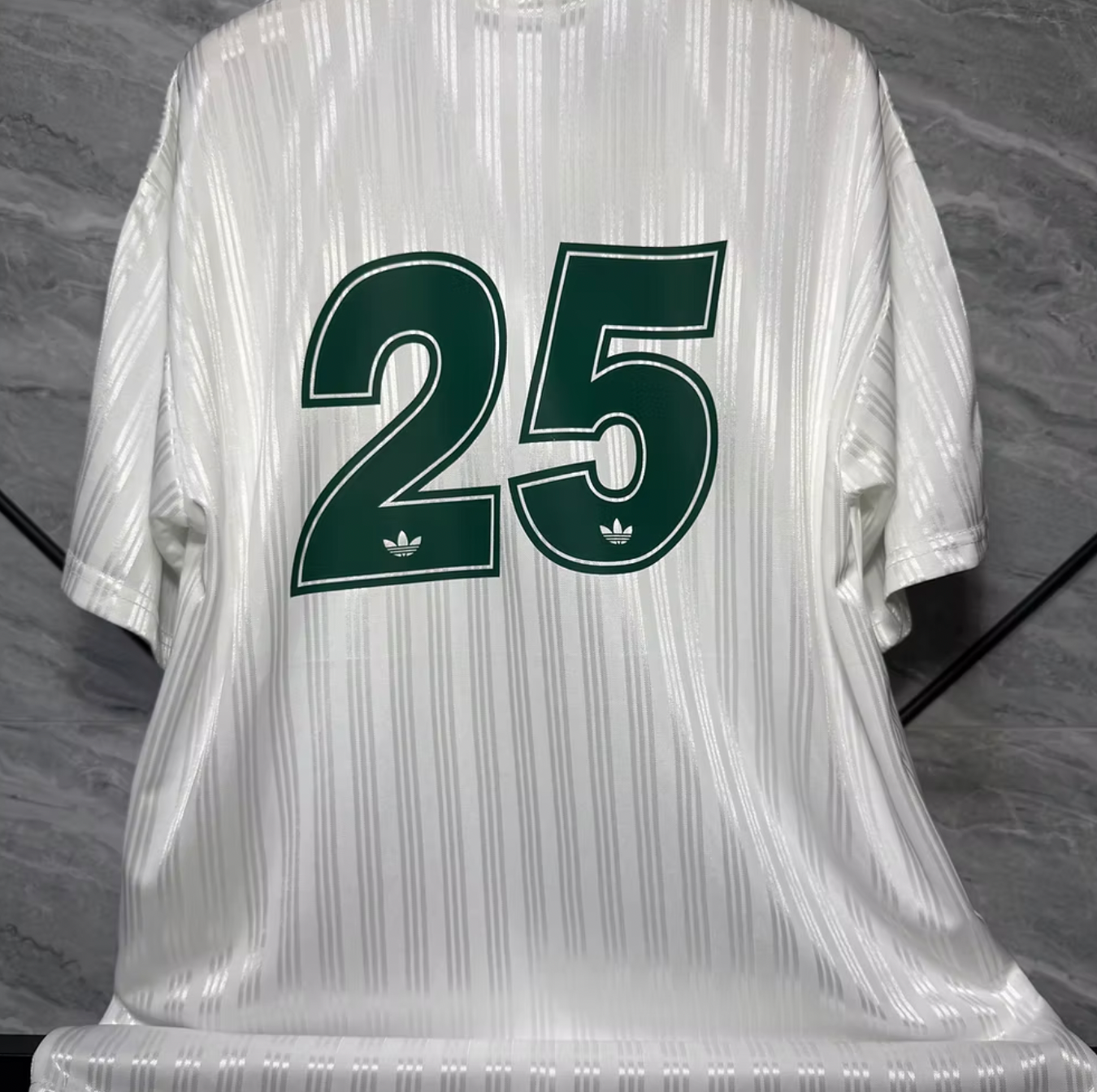 Maglia Oasis x Adidas verde e bianca