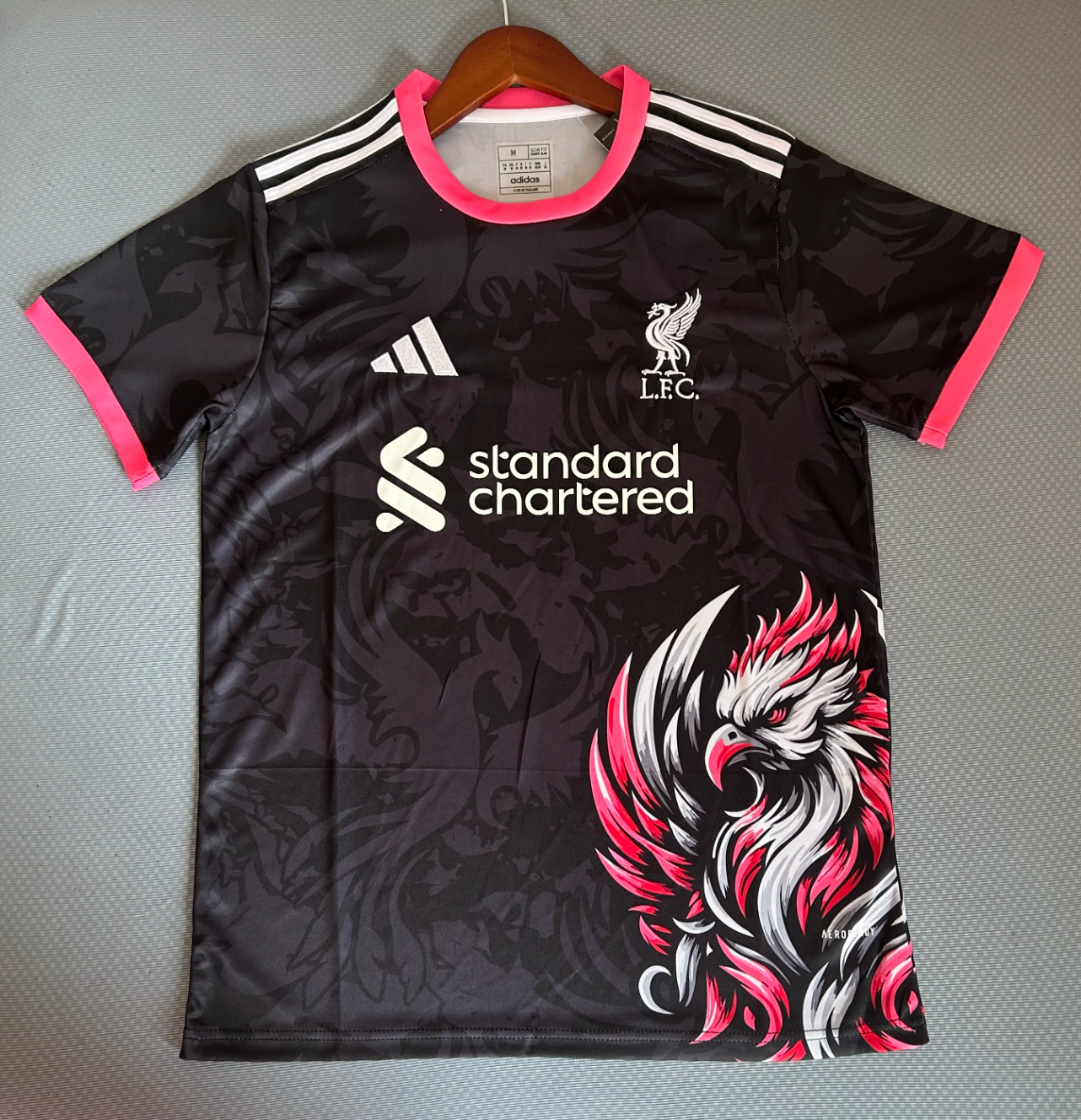 Maglia Edizione Speciale Drago Rosa Liverpool 2025-26