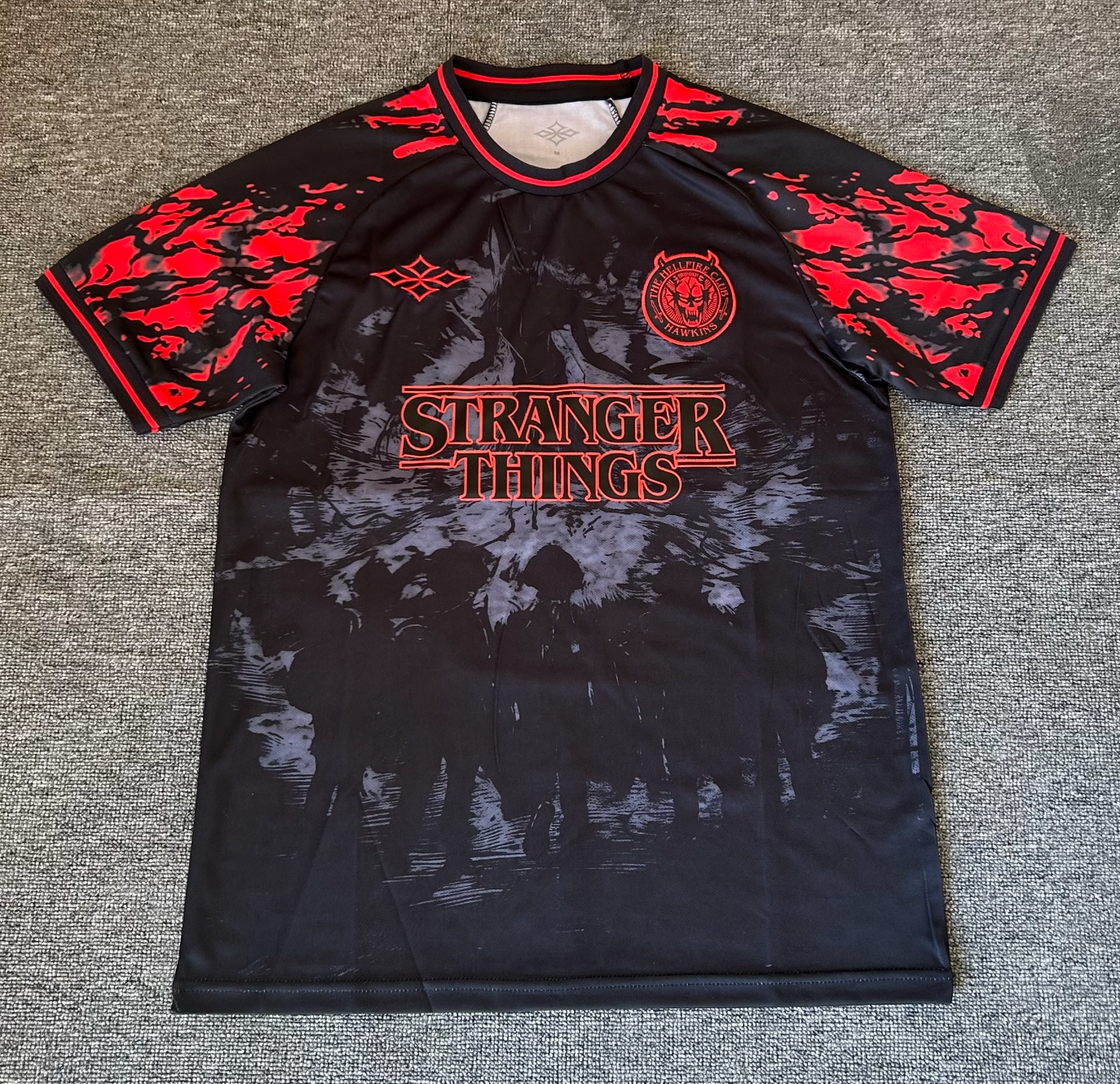 Maglia Edizione Speciale Hellfire Club x Stranger Things