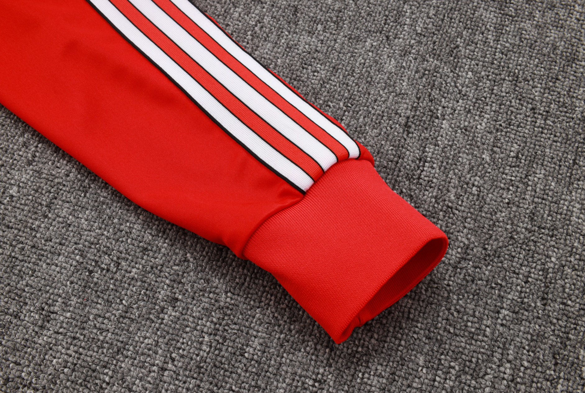 Tuta rossa Liverpool FC 2027 Terrace Icons