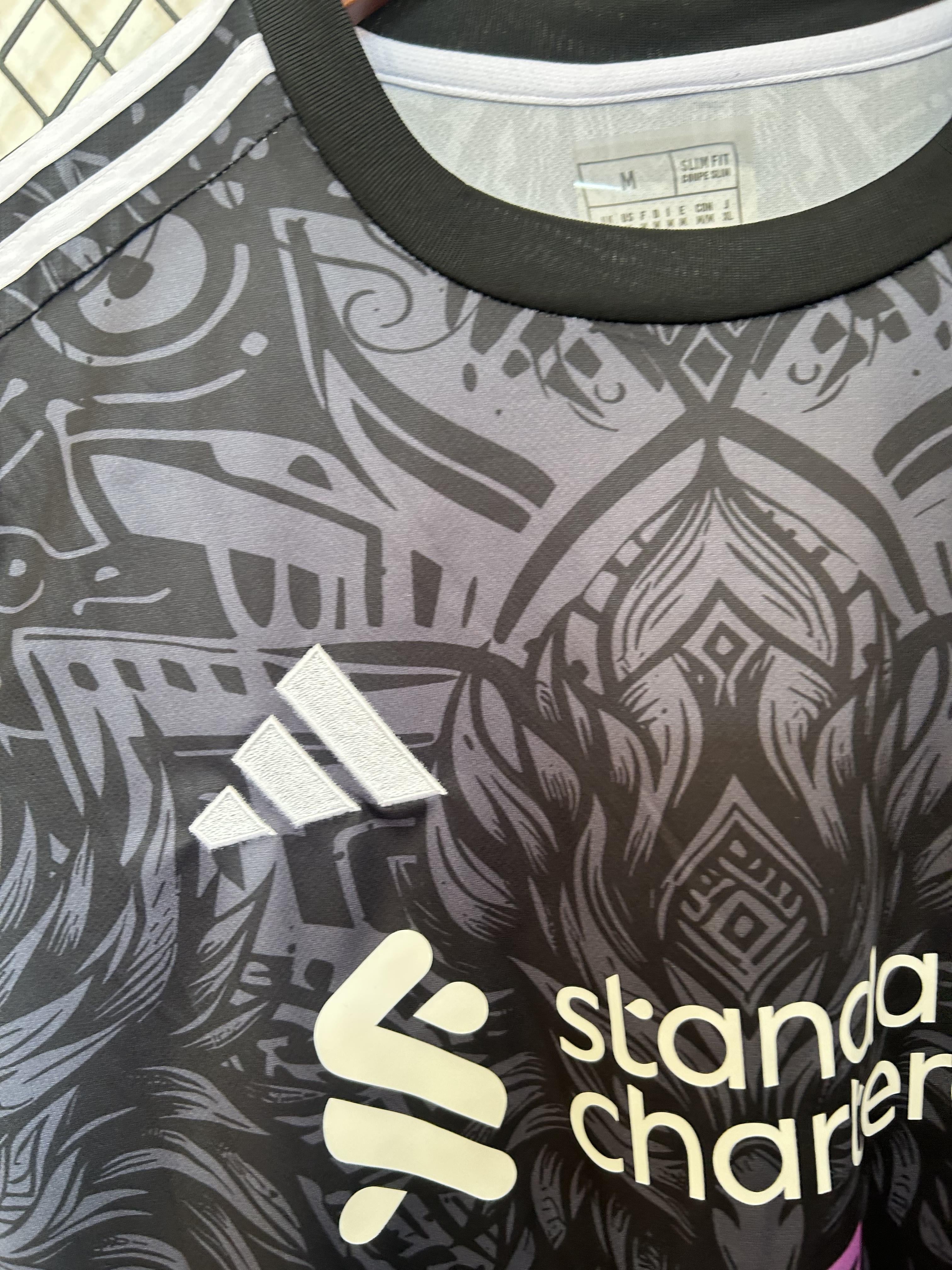 Liverpool Lila Adler-Phoenix Sondertrikot