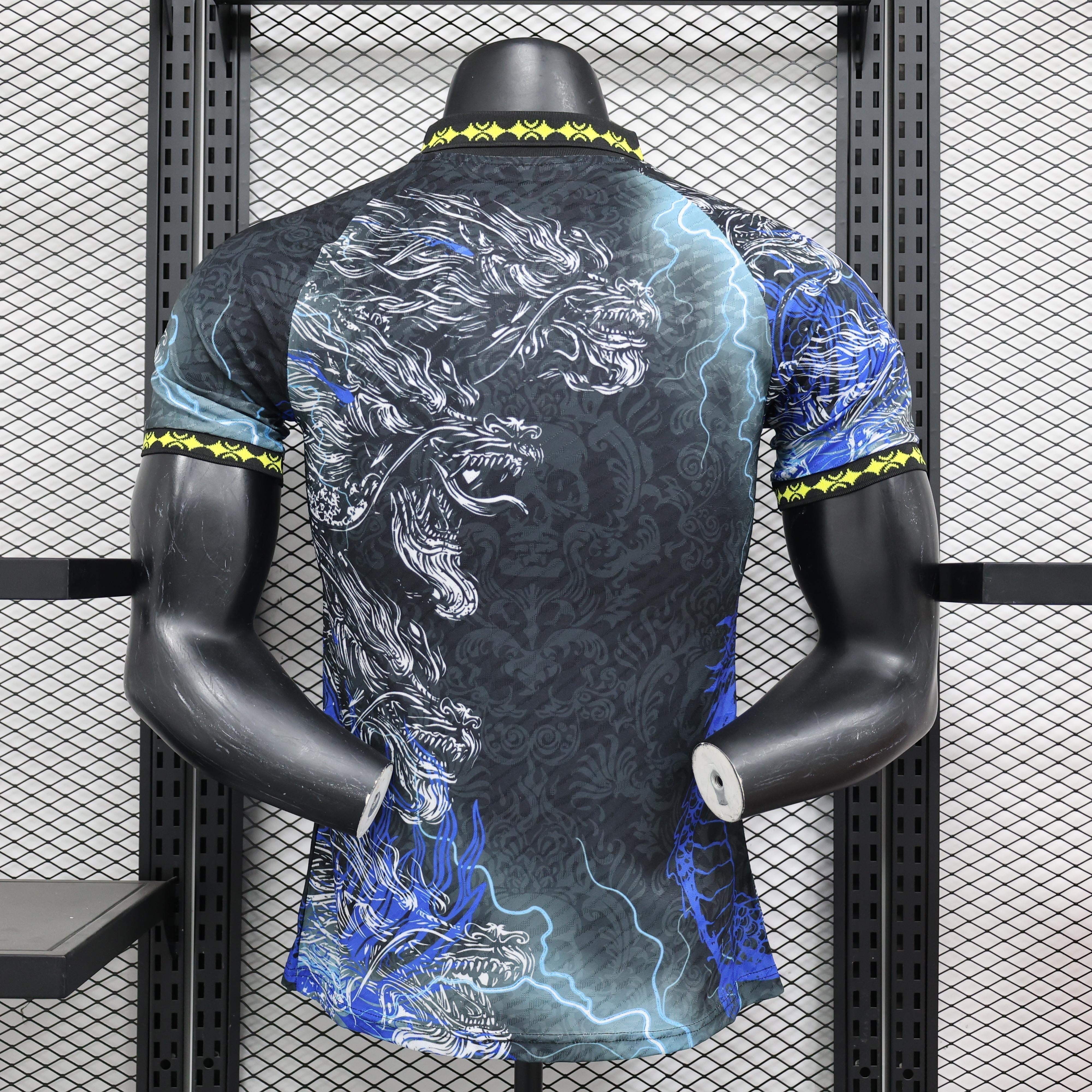 Real Madrid „Thunder Dragon“ Sondertrikot