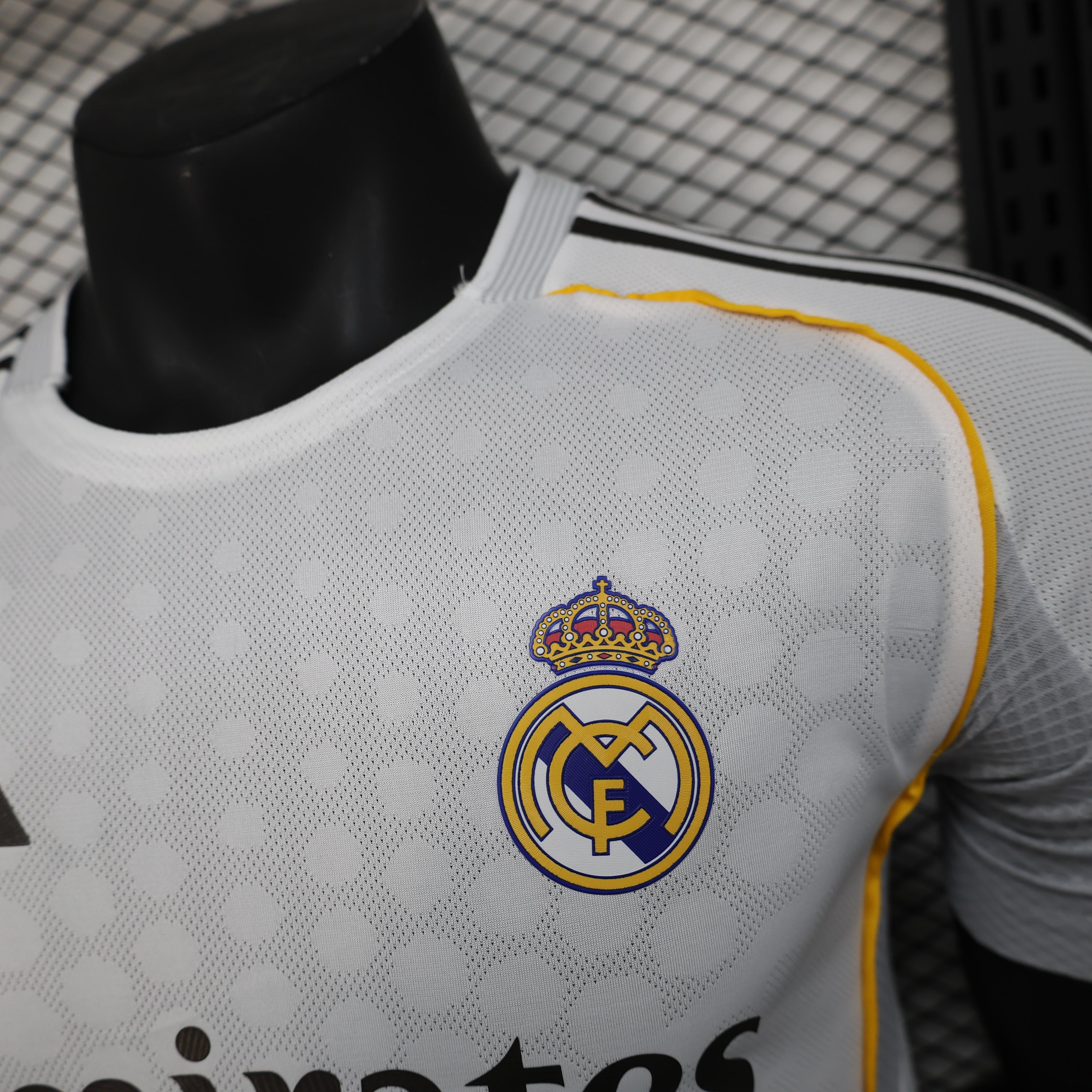 Kit Casa Real Madrid 2025-2026