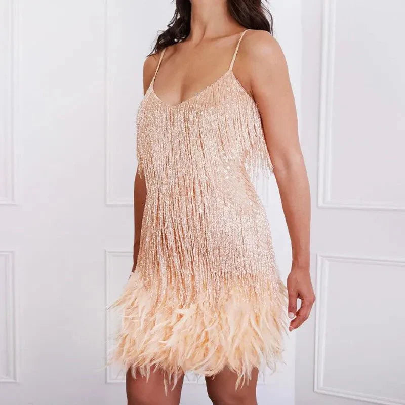 Abito da cocktail da donna paillettes frange silhouette strutturata design
