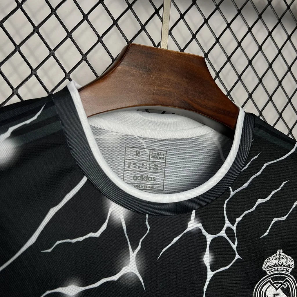 Camiseta edición especial Pantera negra Real Madrid 24/25