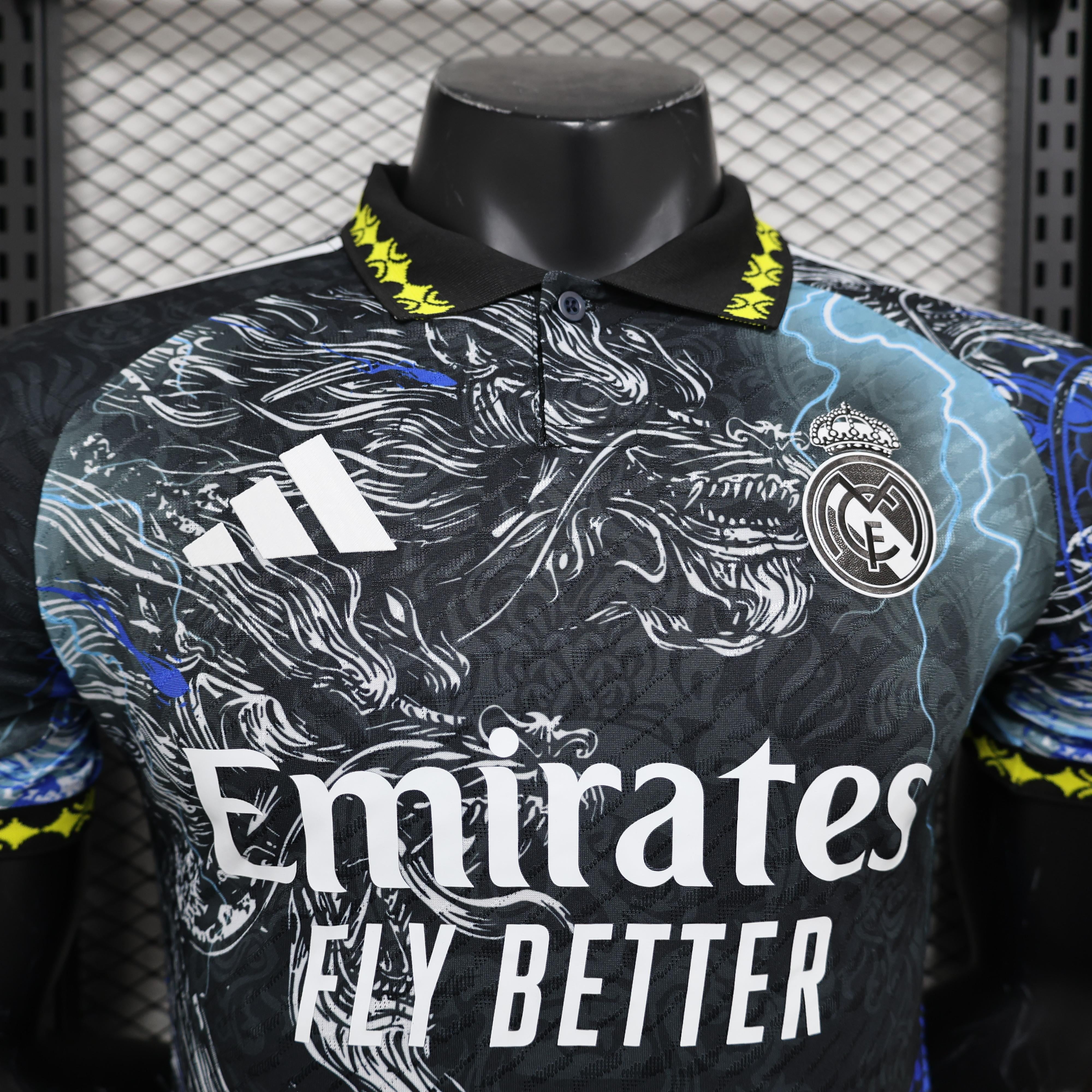 Real Madrid „Thunder Dragon“ Sondertrikot
