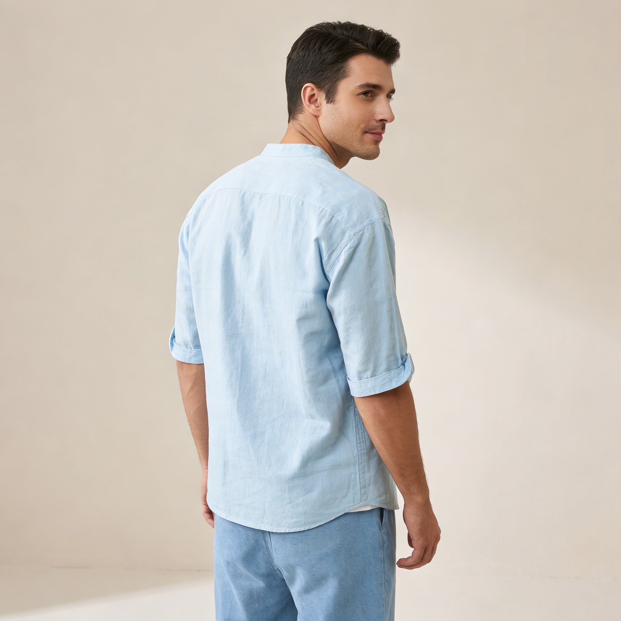 Camicia da uomo in lino — Vestibilità rilassata, maniche a tre quarti, chiusura frontale con bottoni