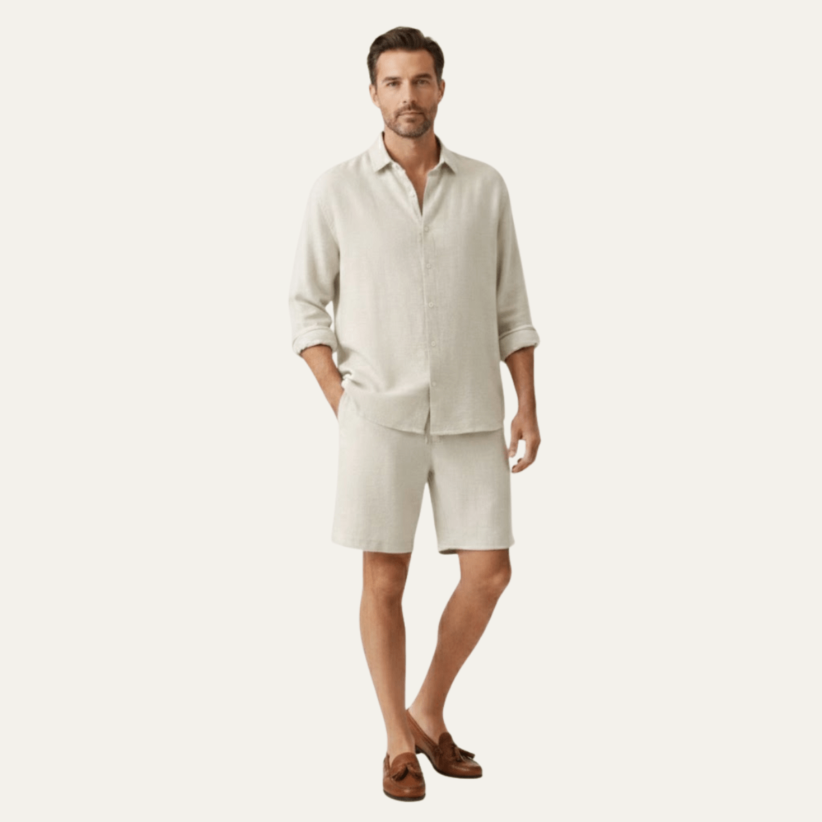 Completo camicia e pantaloncini da uomo in lino — Maniche lunghe, vestibilità ampia, chiusura con bottoni
