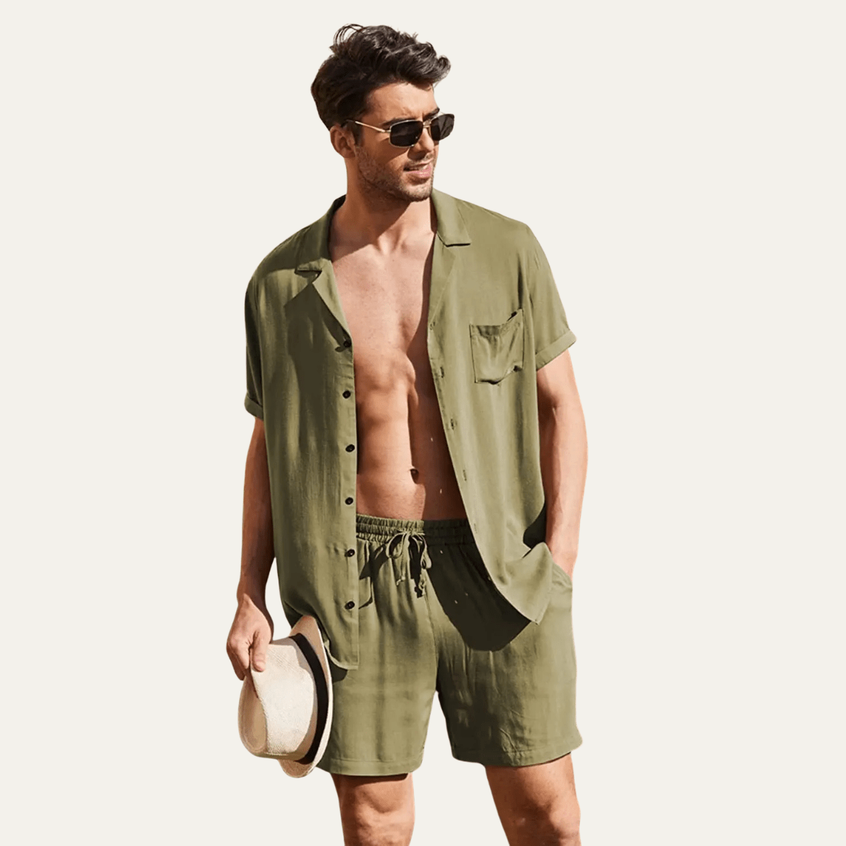 Completo camicia e pantaloncini da uomo in lino — Vestibilità ampia, maniche corte, chiusura con bottoni