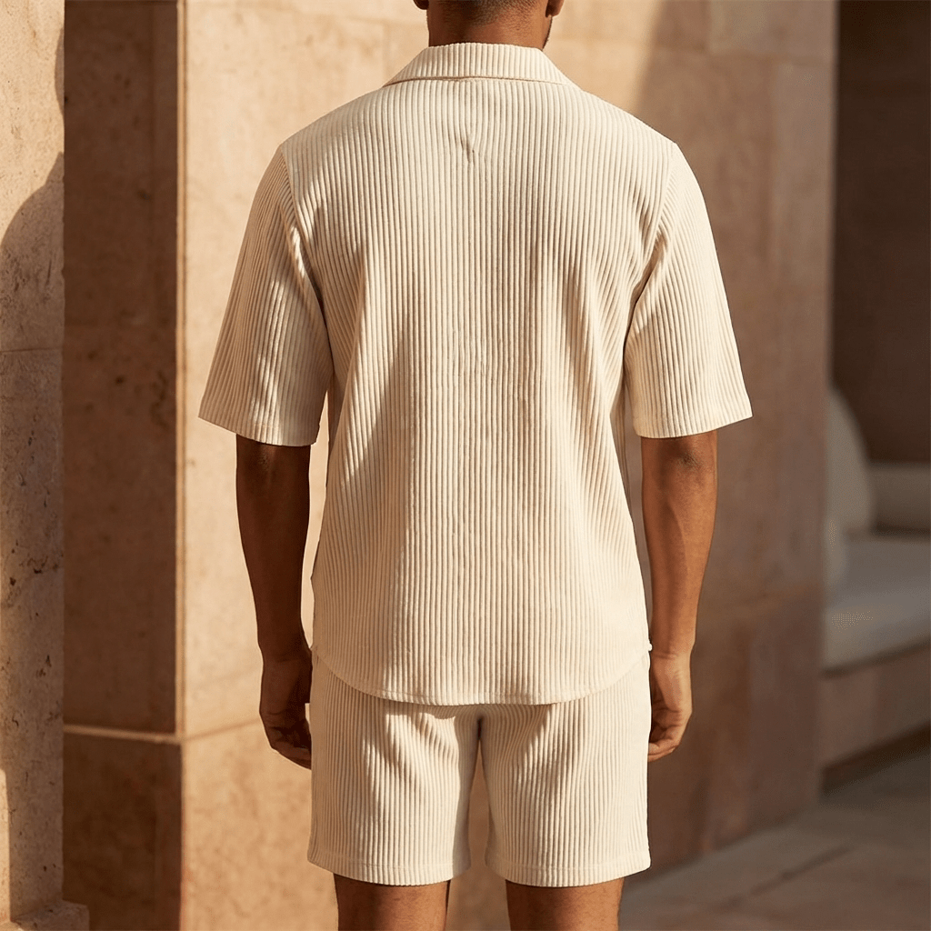 Completo da uomo in lino a due pezzi — Vestibilità rilassata, camicia a maniche corte con collo aperto e pantaloni