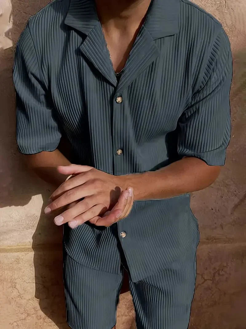 Completo da uomo in lino a due pezzi — Vestibilità rilassata, camicia a maniche corte con collo aperto e pantaloni