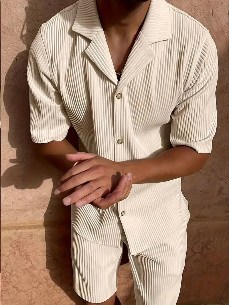 Completo da uomo in lino a due pezzi — Vestibilità rilassata, camicia a maniche corte con collo aperto e pantaloni