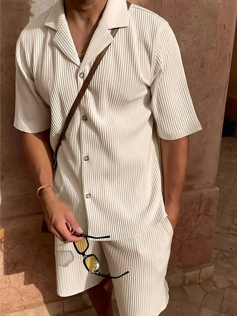 Completo da uomo in lino a due pezzi — Vestibilità rilassata, camicia a maniche corte con collo aperto e pantaloni