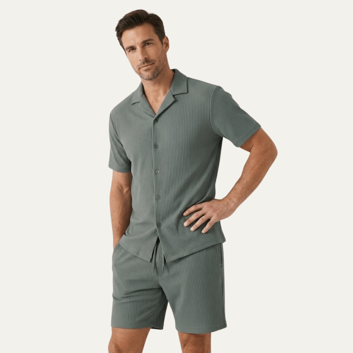 Completo lounge uomo — Maglia a maniche corte a coste e pantaloncini con coulisse