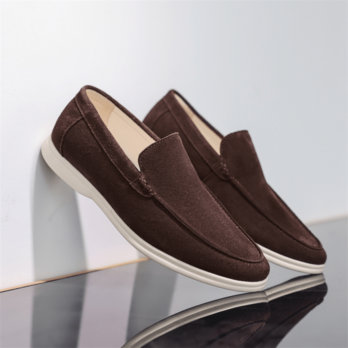 Mocassini da uomo slip-on — dettaglio cucito, stile smart-casual