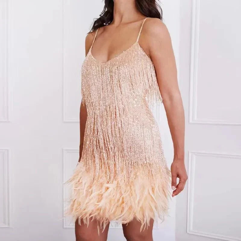 Minikleid Damen Paillettenoberfläche mit Federdetail Designmerkmal