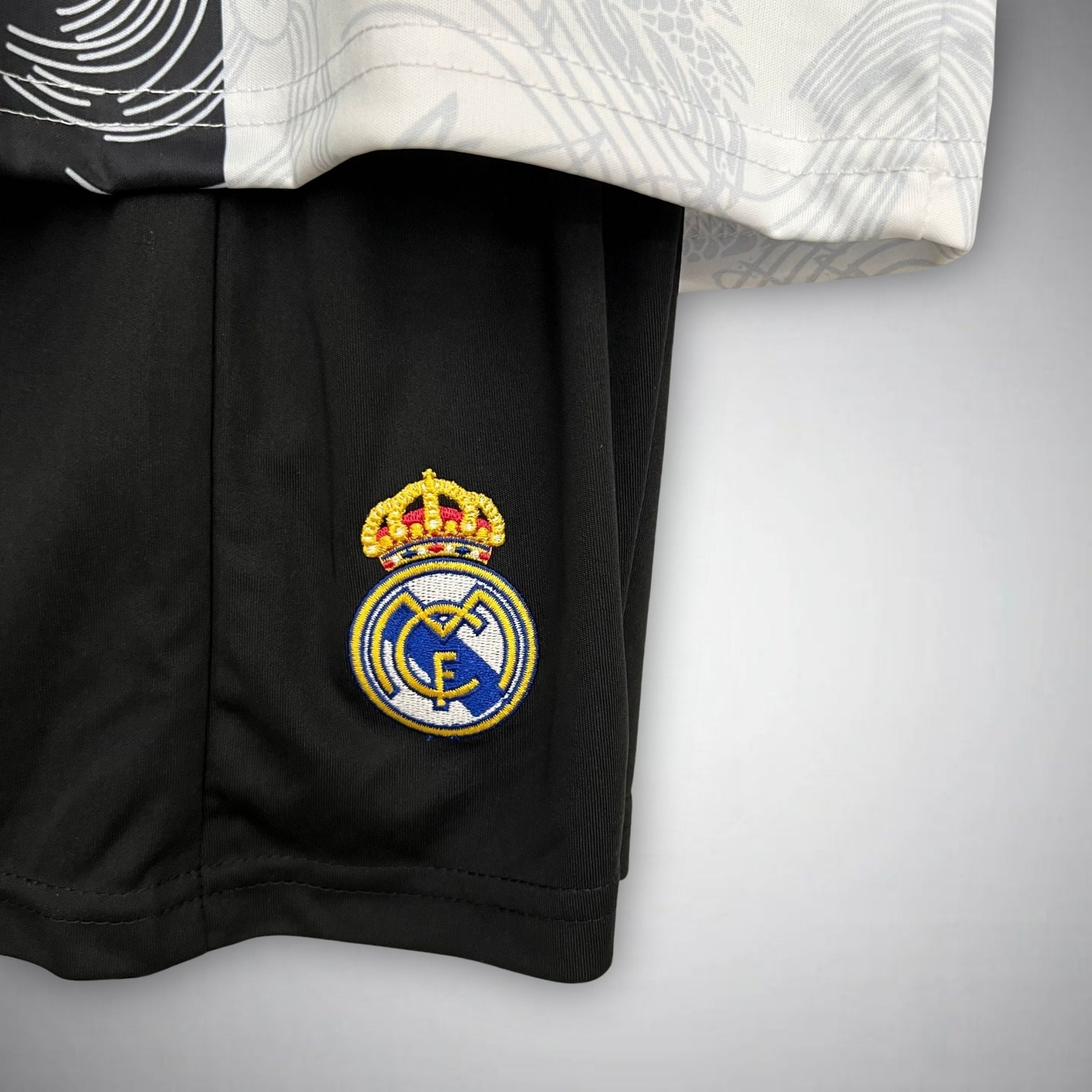 Real Madrid Halb weiß Halb schwarz Drachen Kindertrikot