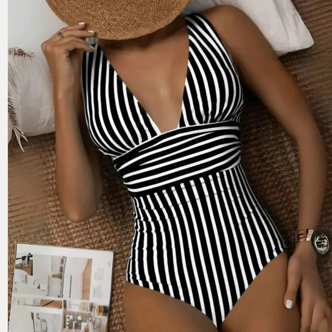 Maillot de bain une pièce femme décolleté profond col halter bonnets amovibles