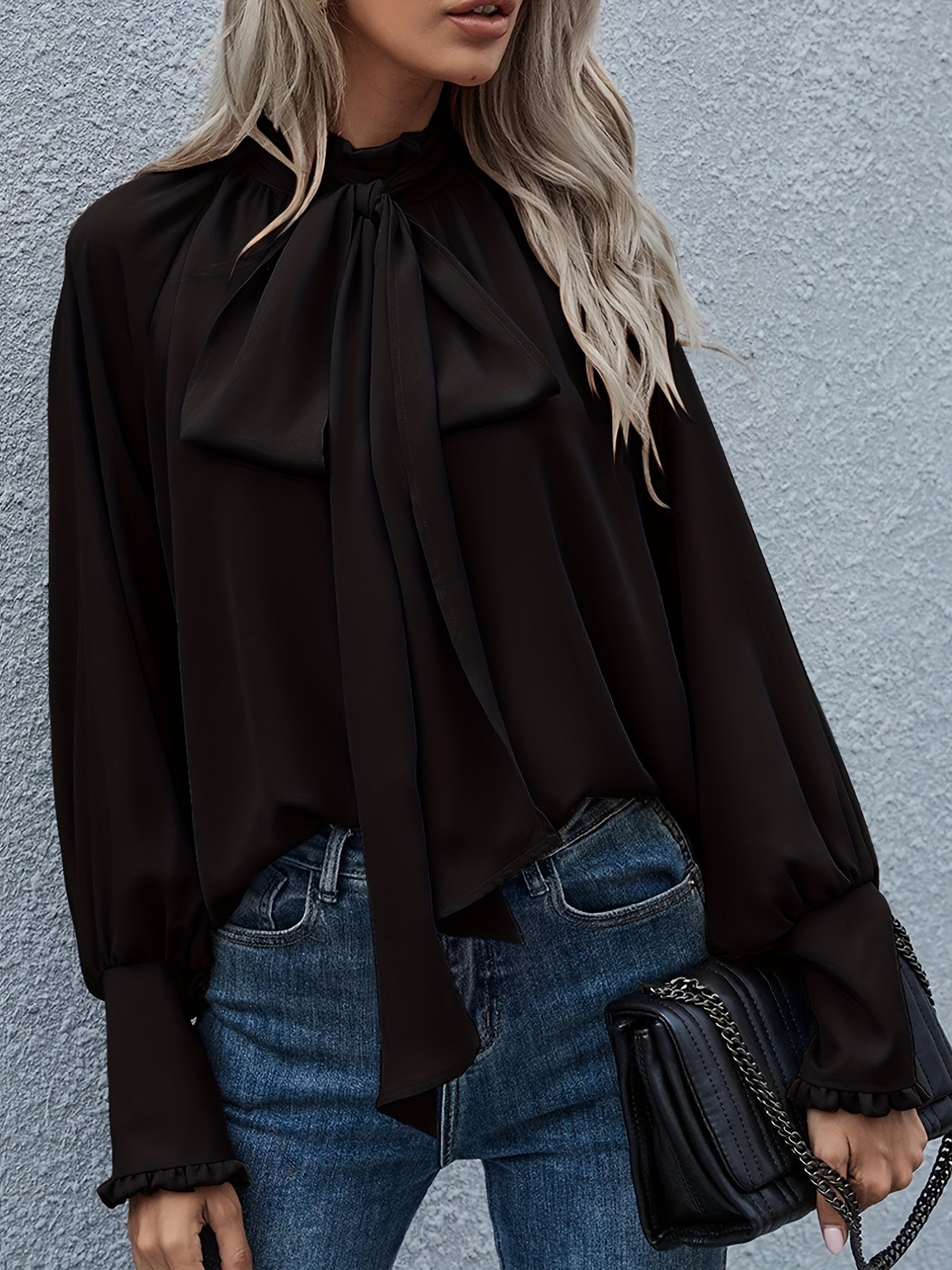 Blusa da donna — Maniche lunghe, collo con fiocco, maniche arricciate
