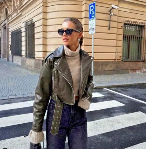 Veste femme — Coupe oversize, longueur courte, fermeture ceinturée