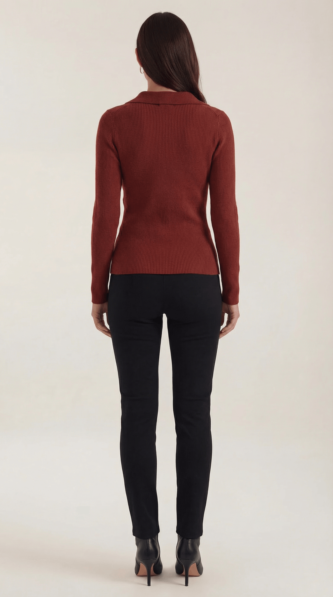 Maglione da donna — Vestibilità aderente, collo avvolgente con design a collo alto