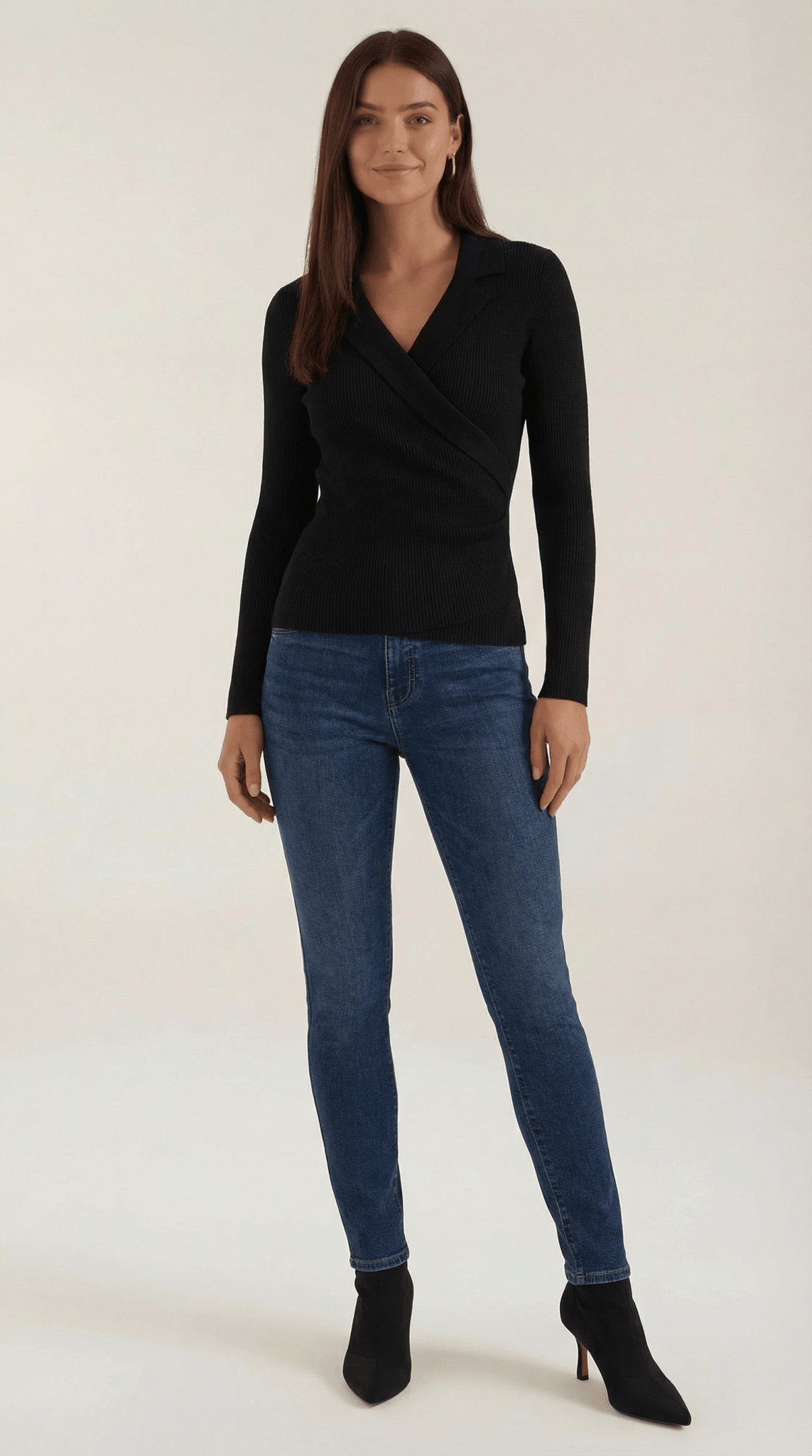 Maglione da donna — Vestibilità aderente, collo avvolgente con design a collo alto