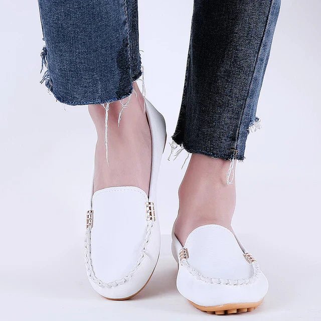 Mocassini da donna — Slip-on con suola piatta, tomaia chiusa, design minimalista