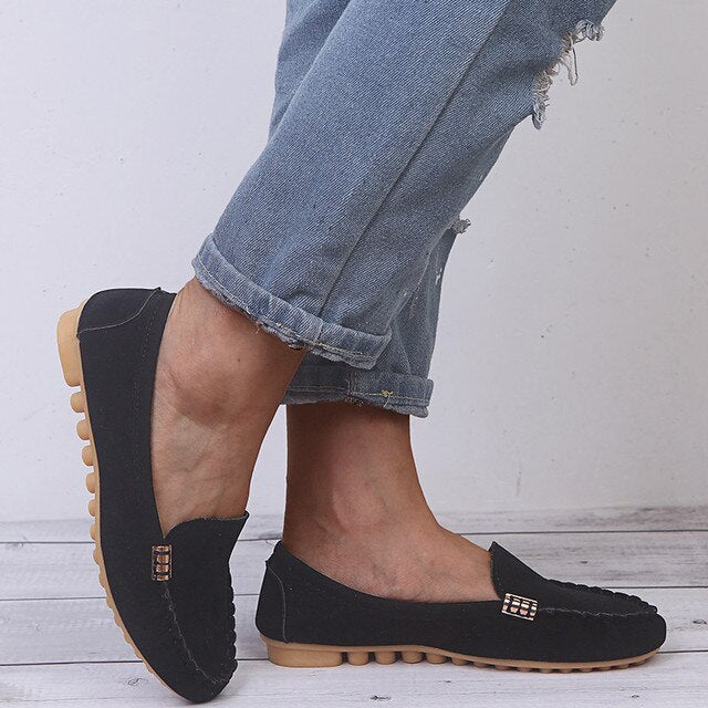 Mocassini da donna — Slip-on con suola piatta, tomaia chiusa, design minimalista