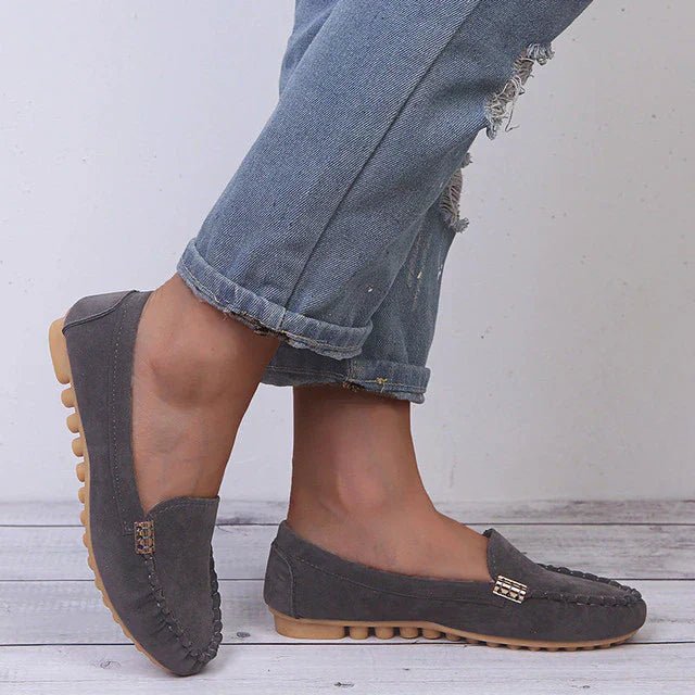 Mocassini da donna — Slip-on con suola piatta, tomaia chiusa, design minimalista