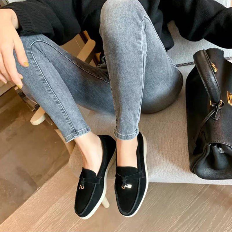 Mocassini da donna — Slip-on con suola piatta, profilo basso, design chiuso