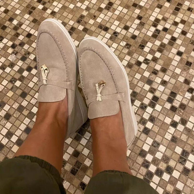 Mocassini da donna — Slip-on con suola piatta, profilo basso, design chiuso