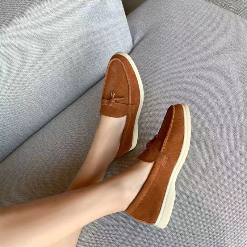 Mocassini da donna — Slip-on con suola piatta, profilo basso, design chiuso