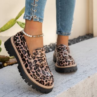Mocassins femme — Sans lacets, semelle épaisse, semelle extérieure crantée