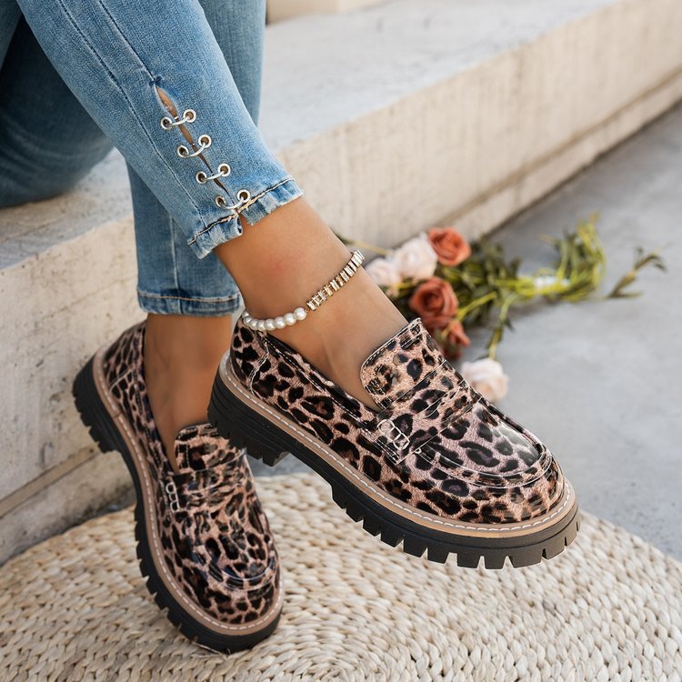 Mocassini da donna — Slip-on con suola spessa e battistrada