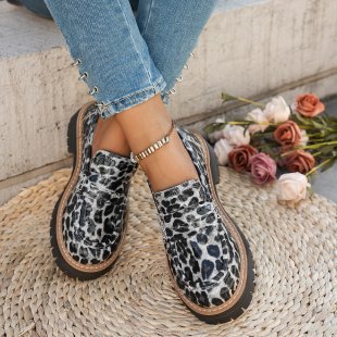 Mocassins femme — Sans lacets, semelle épaisse, semelle extérieure crantée