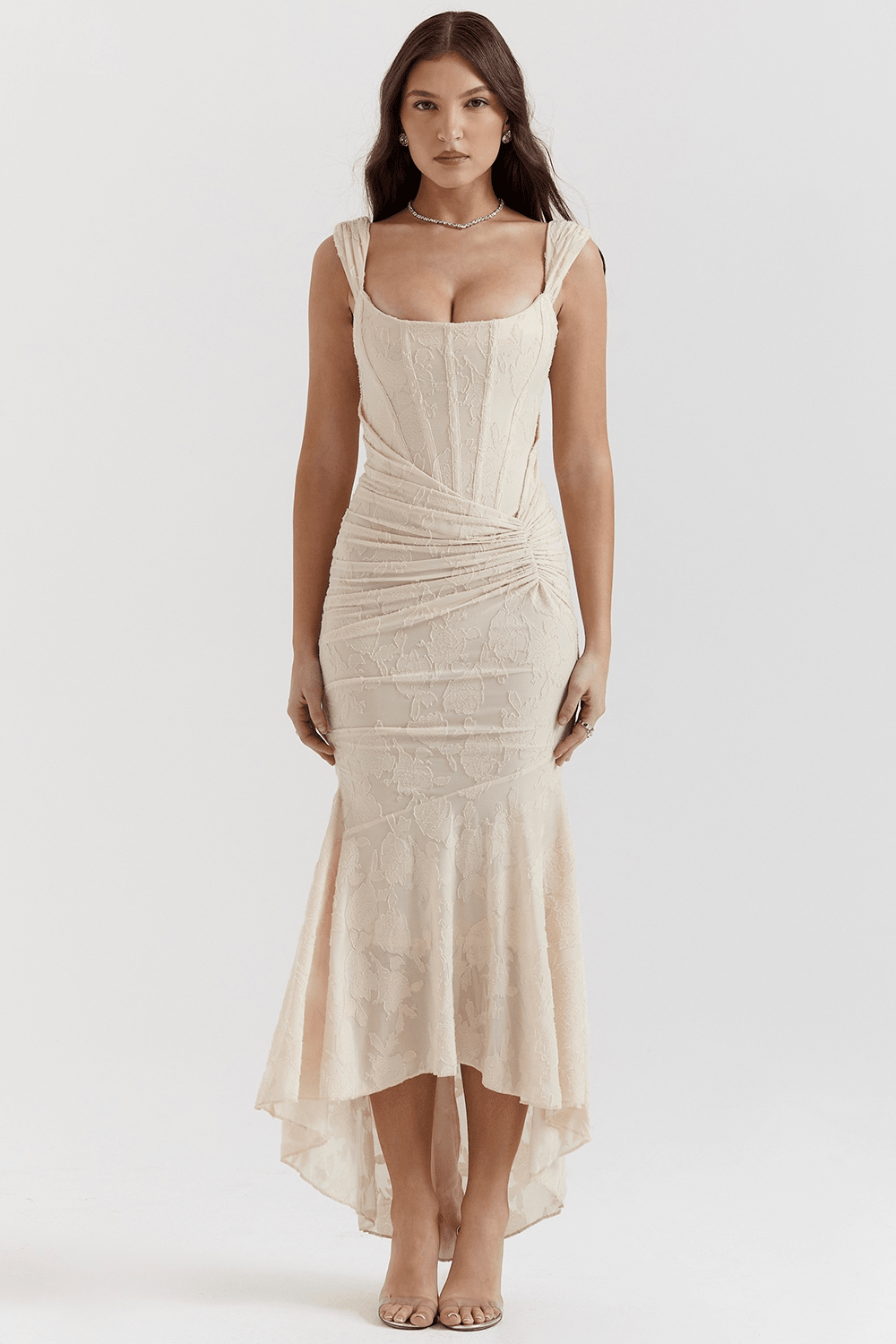 Maxikleid für Damen — Eng anliegendes Oberteil, geraffte Taille, High-Low-Saum