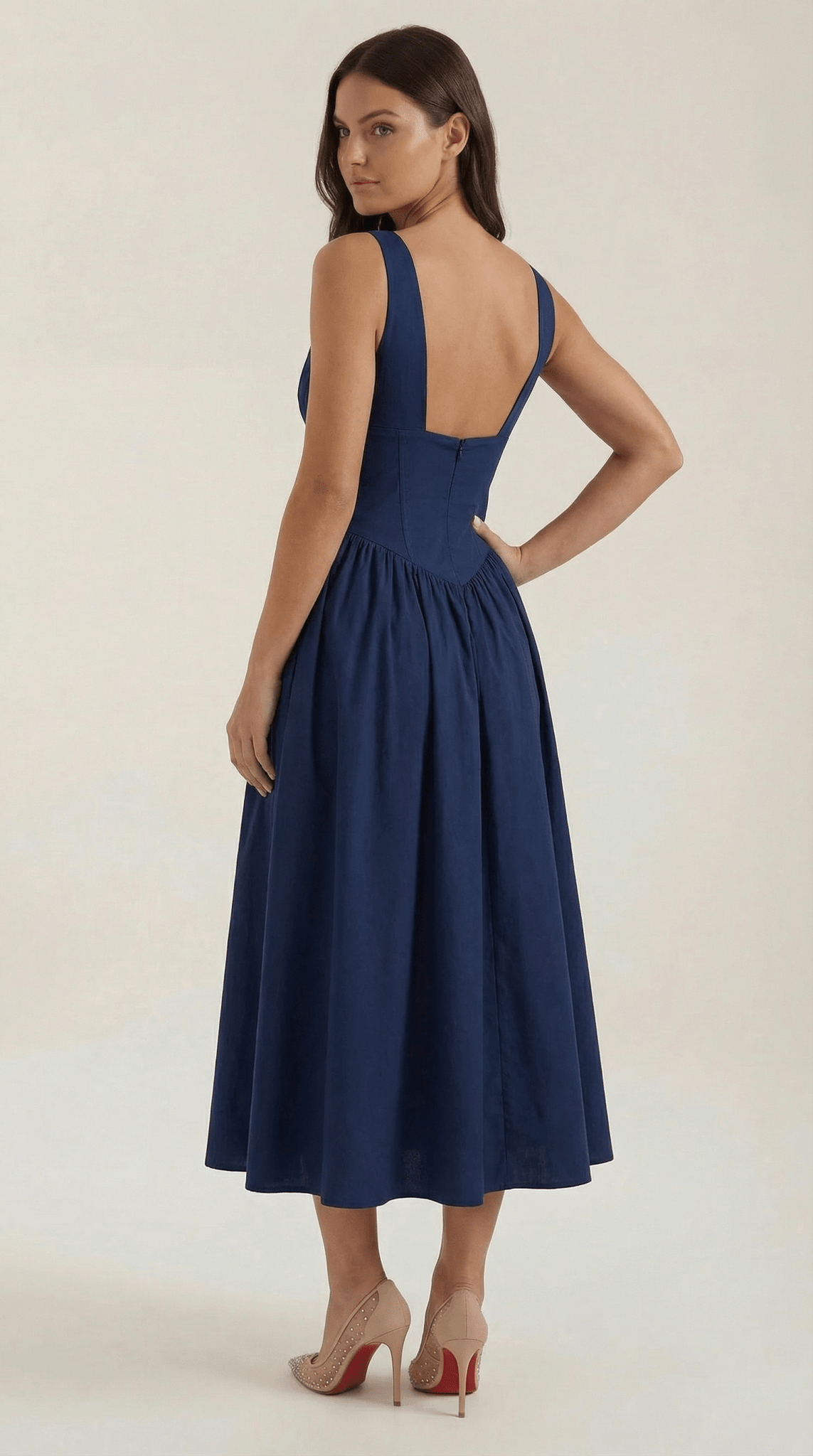 Vestito midi donna — corpetto aderente e scollo a V