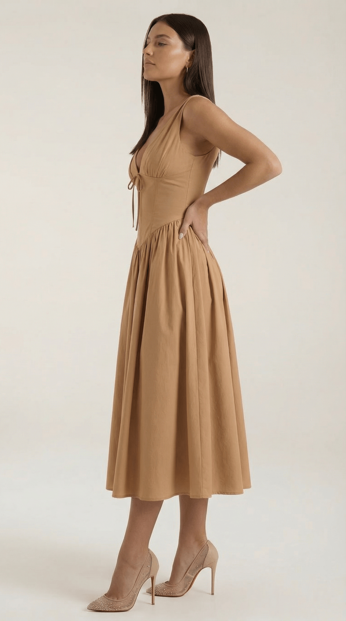 Vestito midi donna — corpetto aderente e scollo a V
