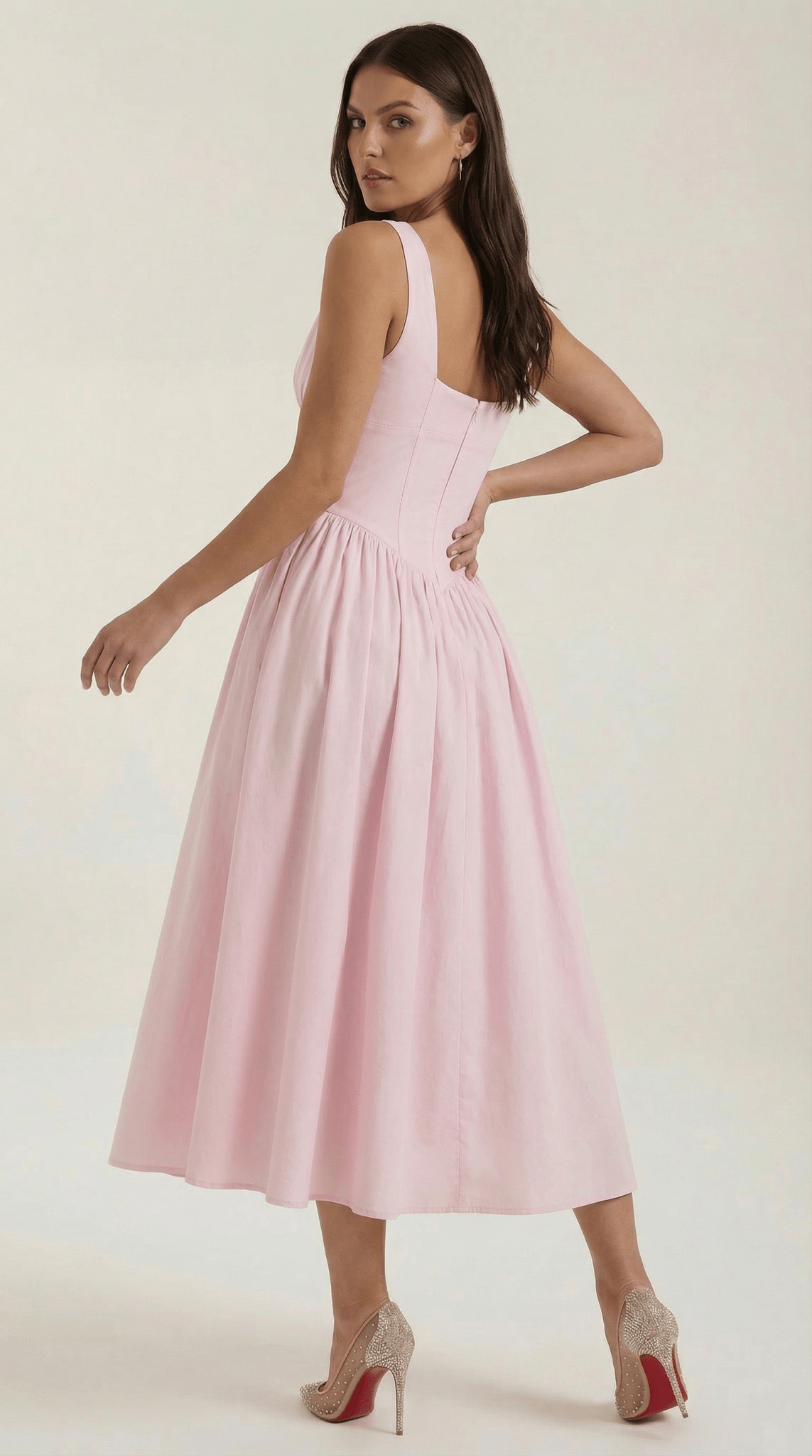 Vestito midi donna — corpetto aderente e scollo a V